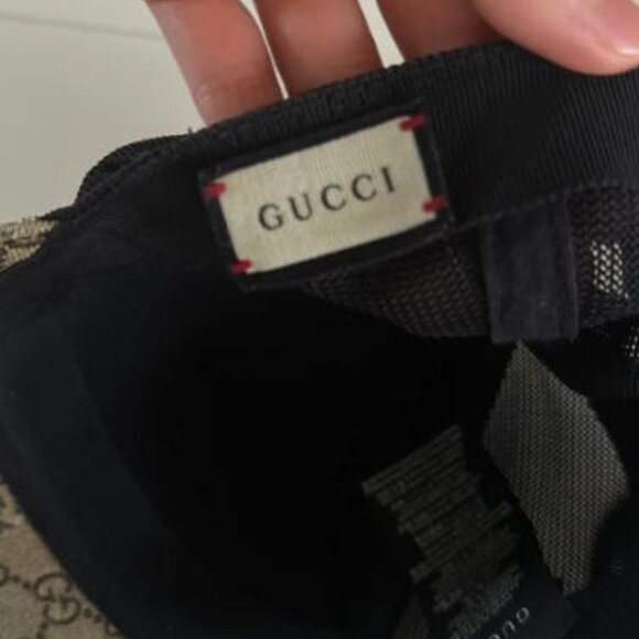 Authentic Gucci Cap with Box – Red Serpent Design – Excellent Condition - Picture 6 of 6